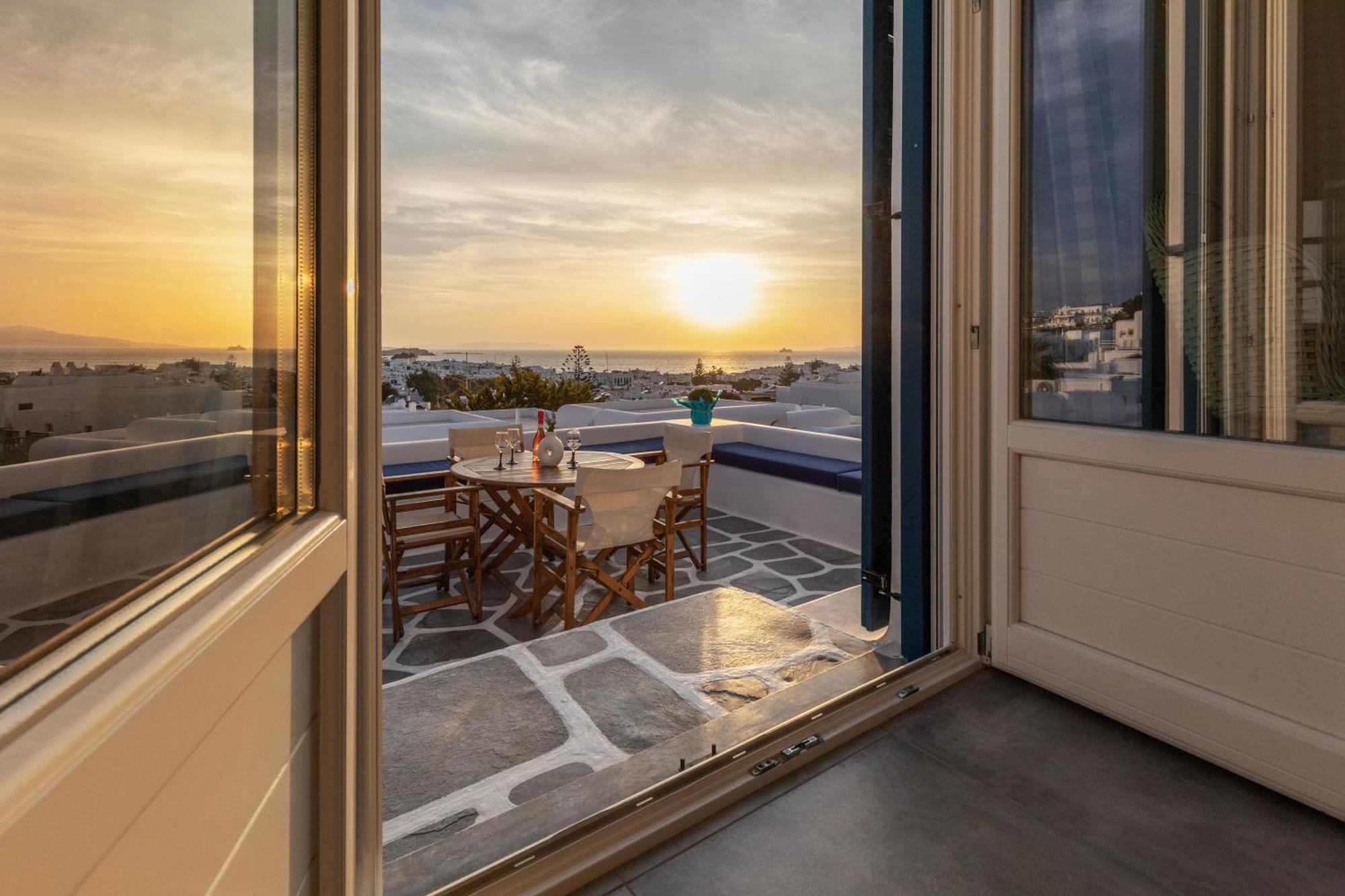 Callisti Mykonos Town With Pool View And Calypso Upper Floor With Sea View Bagian luar foto