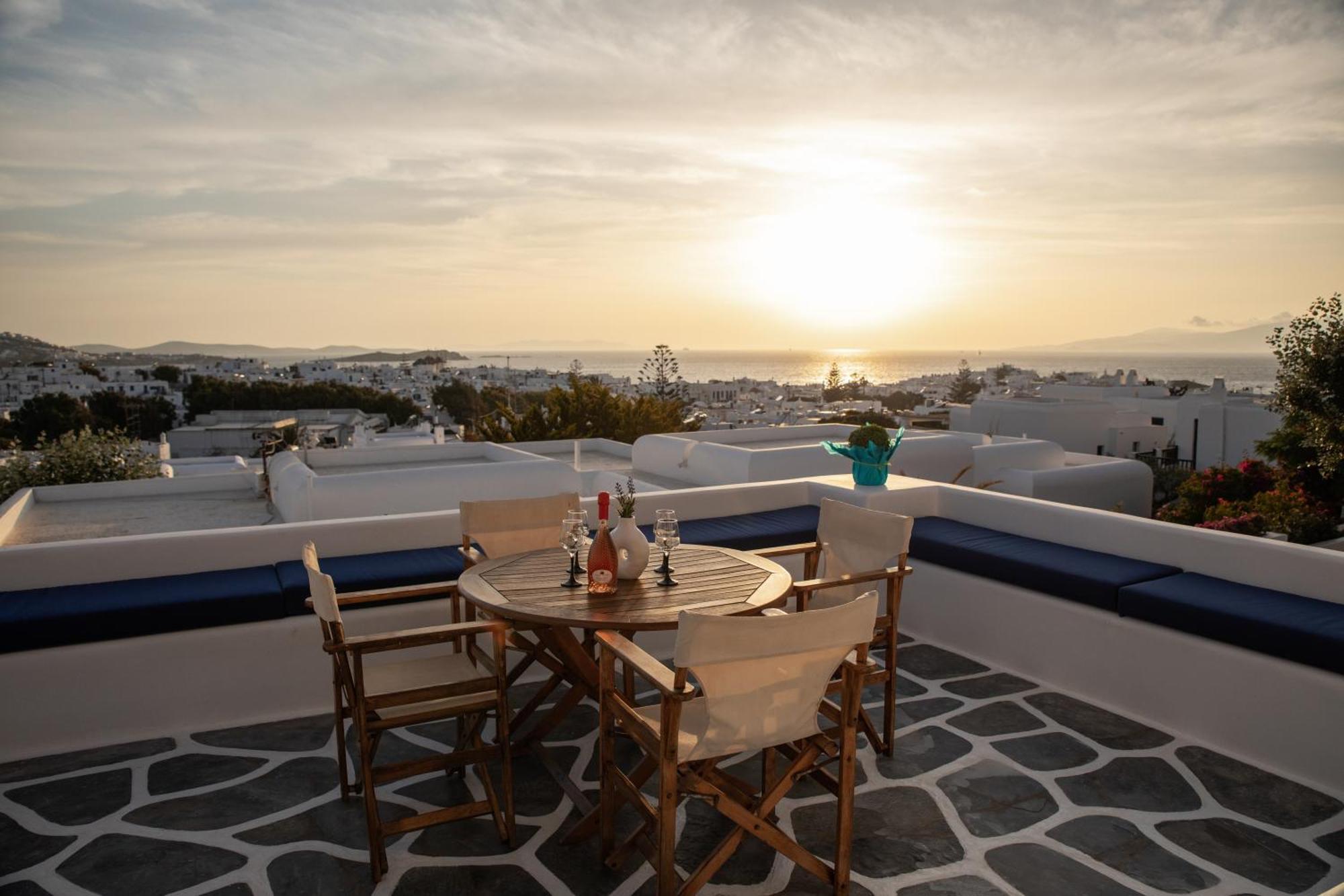 Callisti Mykonos Town With Pool View And Calypso Upper Floor With Sea View Bagian luar foto